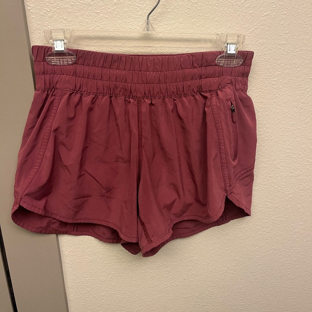 Lululemon Track That Size 8 Shorts Maroon